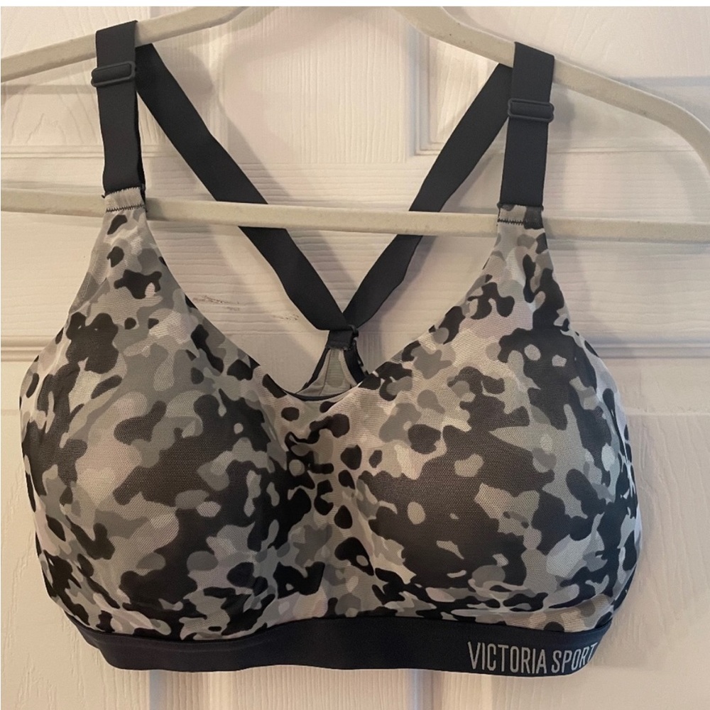 Victoria’s Secret sports bra 34DD 34E camo grey